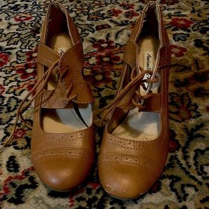 American Eagle Mary Jane heels